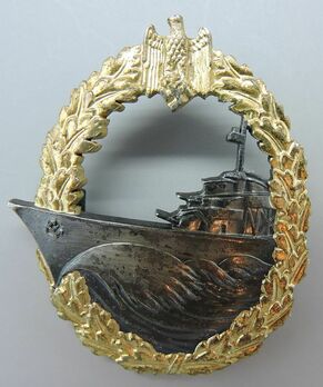 Destroyer War Badge, by Petz & Lorenz Obverse