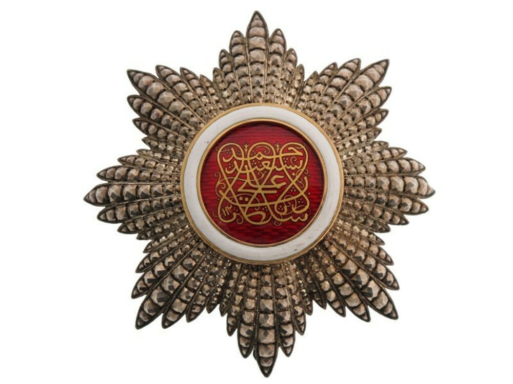 Order+of+the+brilliant+star+of+zanzibar%2c+type+iii%2c+i+class+breast+star+1