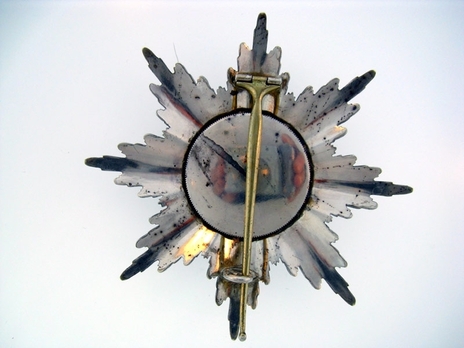 Order of the Crown, Civil Division, Type II, I Class Breast Star (in gold) Reverse