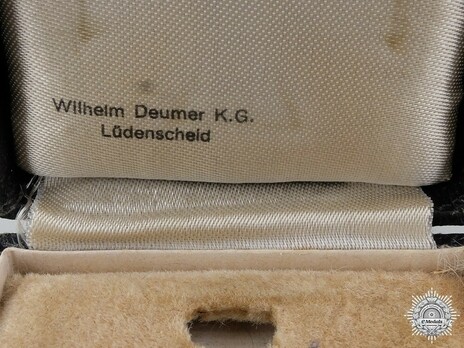 Iron Cross I Class Case of Issue, by W. Deumer Detail