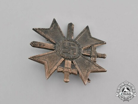 War Merit Cross I Class with Swords, by C. F. Zimmermann (zinc) Obverse