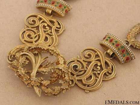 Type III, Collar Detail 