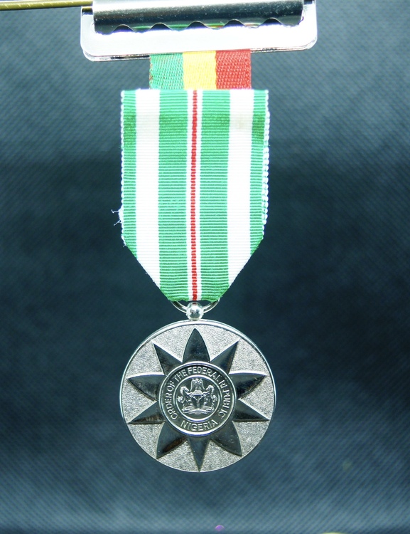 Io249001