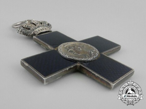 Order of Cultural Merit, Type I, Commander's Cross Obverse