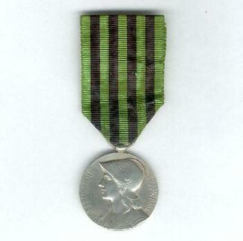 Medal (stamped "GEORGES LEMAIRE") (Silvered bronze by Arthus-Bertrand & Cie) Obverse