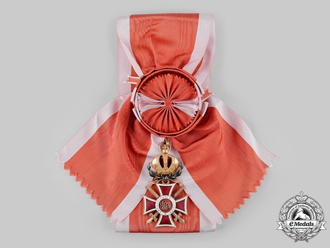 Type III, Military Division, Grand Cross (with gold swords) 