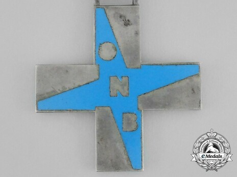 Cross of Merit for Opera Nazionale Balilla (Young Italians), for Girls Reverse