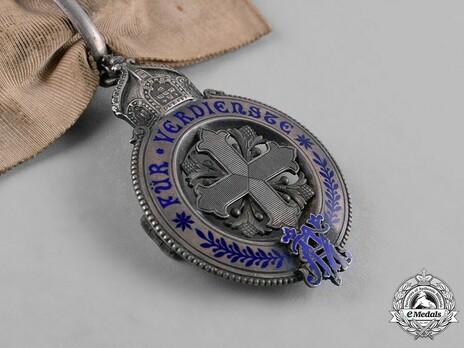 Ladies Merit Cross, in Silver Obverse