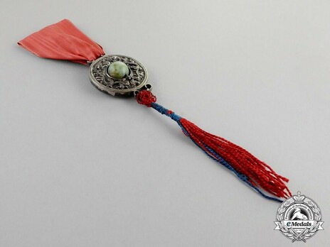 Order of the Imperial Dragon, Medal with Green Stone Obverse