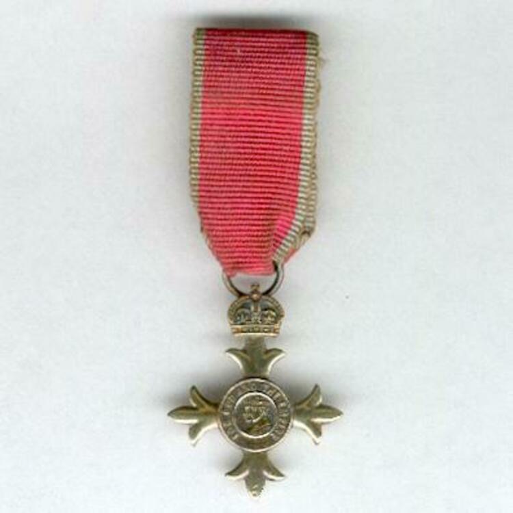 Miniature+officer+%28for+men%2c+civil+division%29+%28by+spink+%26+son%2c+ltd.%29+obverse