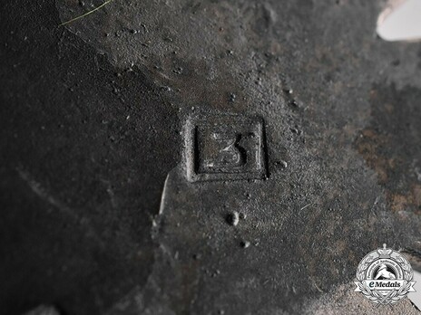 War Merit Cross I Class with Swords, by W. Deumer (3) Detail