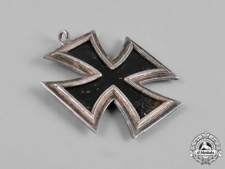 Iron Cross II Class, by Deschler, #1, L/10 (regular frame, "Round 3") Reverse