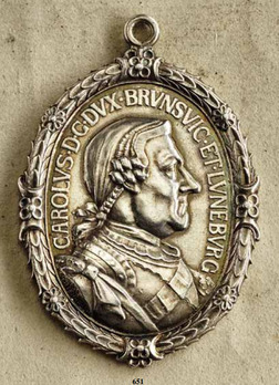 Decoration for Art and Science, II Class (without crown) Obverse