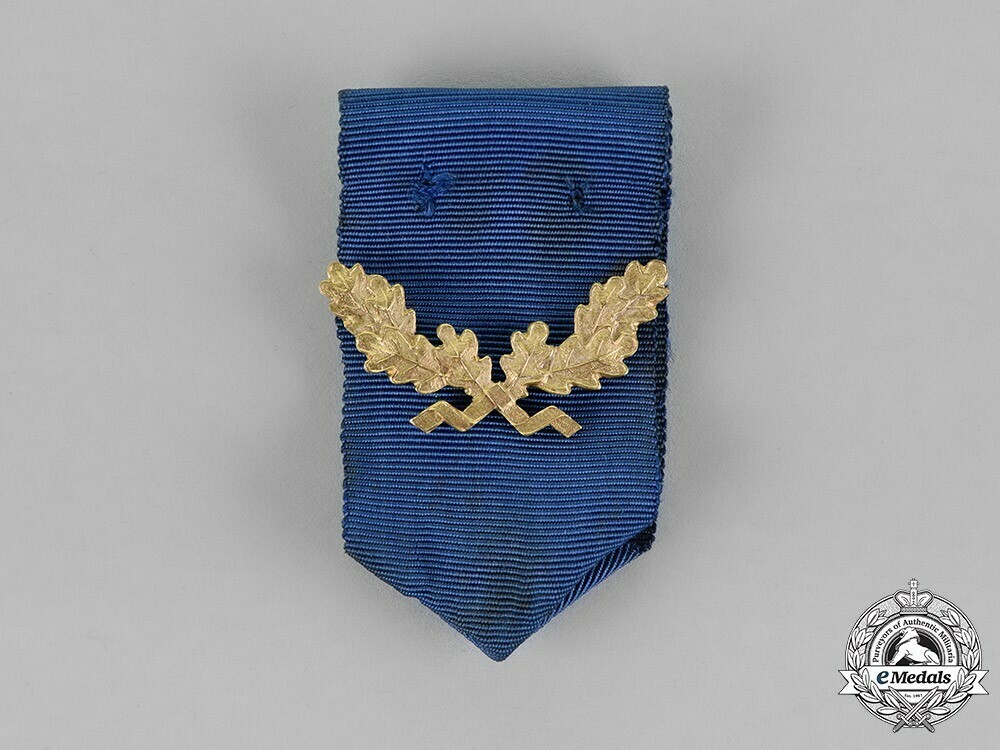 Armed+services+long+service+award%2c+i+class+for+40+years+1