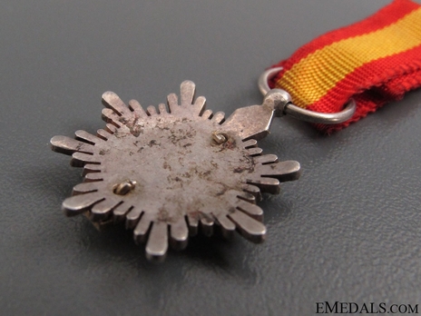 Miniature 2nd Class Breast Star (red distinction) (Silver gilt) Reverse