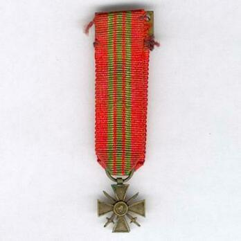 Miniature Bronze Cross (without reverse date) Obverse