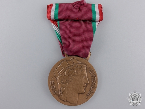 Bronze Medal (for the fight against Nazis and Fascists) Obverse