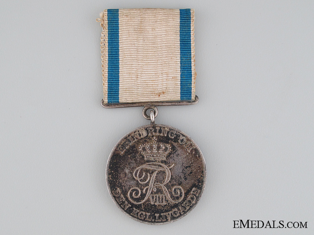 Christian viii j 53347f77920d8