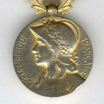 Bronze Medal (with "LEVANT" clasp, stamped "GEORGES LEMAIRE") (Bronze gilt) Obverse