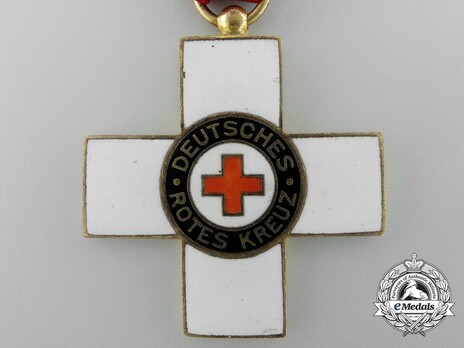 Cross of Honour of the German Red Cross, Type I, II Class Obverse