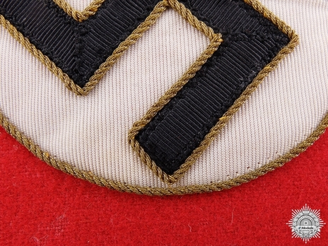 NSDAP Leiter einer Stelle Type II Kreis Level Armband Detail