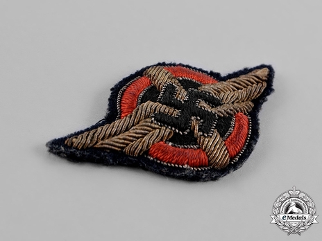 DLV Type A Cloth Cap Insignia Obverse