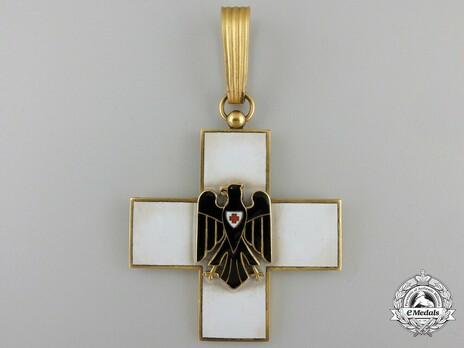 Cross of Honour of the German Red Cross, Type II, I Class Obverse