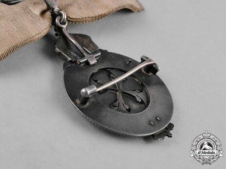 Ladies Merit Cross, in Silver Reverse