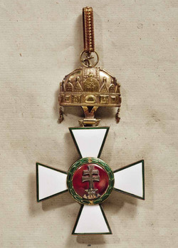 Hungarian Order of Merit, Grand Cross, Civil Division (with Holy Crown)