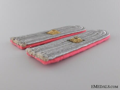 Luftwaffe Corps of Engineer Officers Oberleutnant Shoulder Boards Obverse