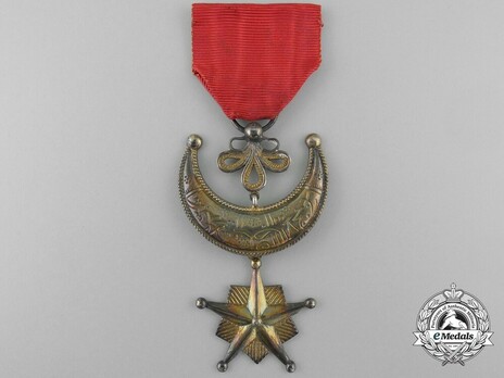 Order of the Star of Comoro, Knight (1896-1910) Obverse