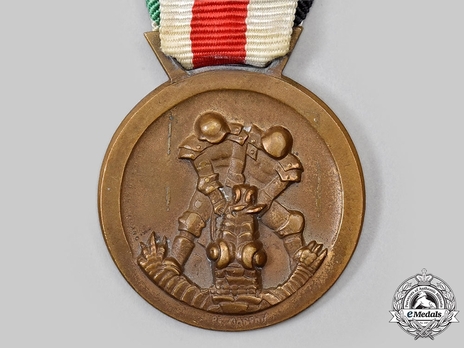 Bronze Medal (stamped "DE MARCHIS LORIOLI MILANO") Obverse