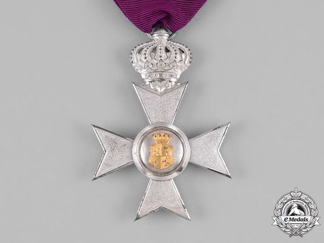 Princely Honour Cross, Civil Division, IV Class Cross (with crown) Obverse
