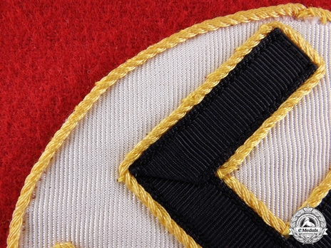 NSDAP Leiter einer Hilfsstelle Type II Gau Level Armband Detail