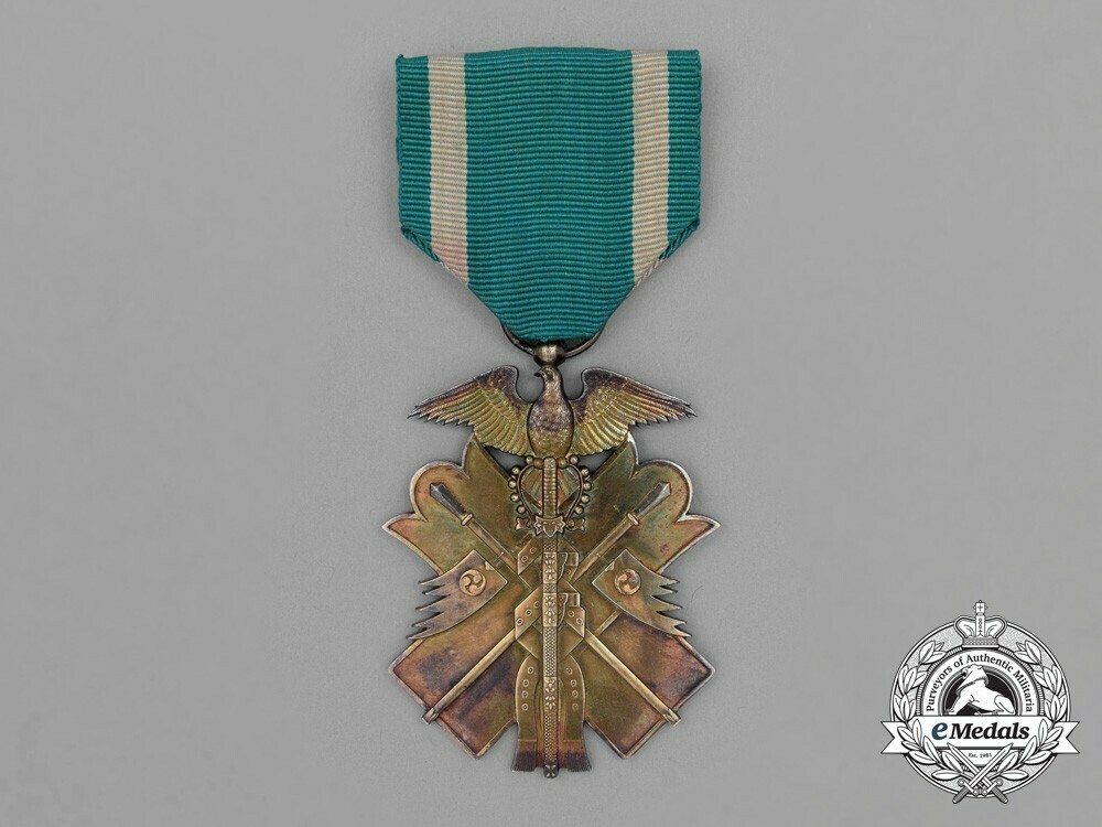 Order+of+the+golden+kite%2c+vi+class+badge+1