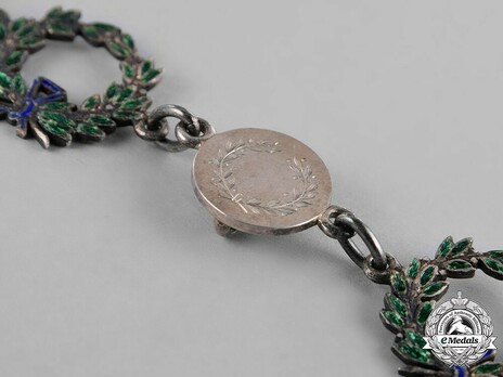 Grand Cross Collar Details