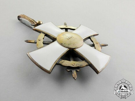 Order of the Holy Crown, Grand Officer, Military Division (with War Decoration) Reverse