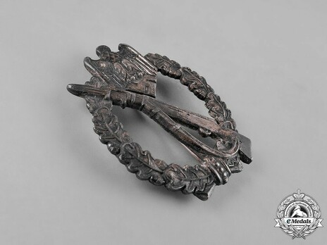 Infantry Assault Badge, by R. Simm (in silver) Obverse