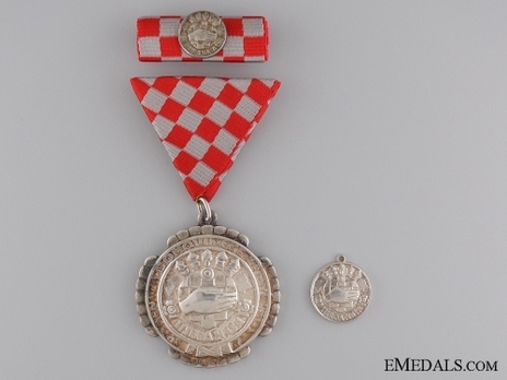 Silver Medal Obverse