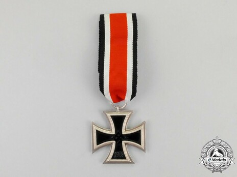 Iron Cross II Class, by Steinhauer & Lück, #4, L/16 (half lug, "4") Obverse