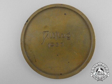 Medal for Special Cultural Achievements Reverse
