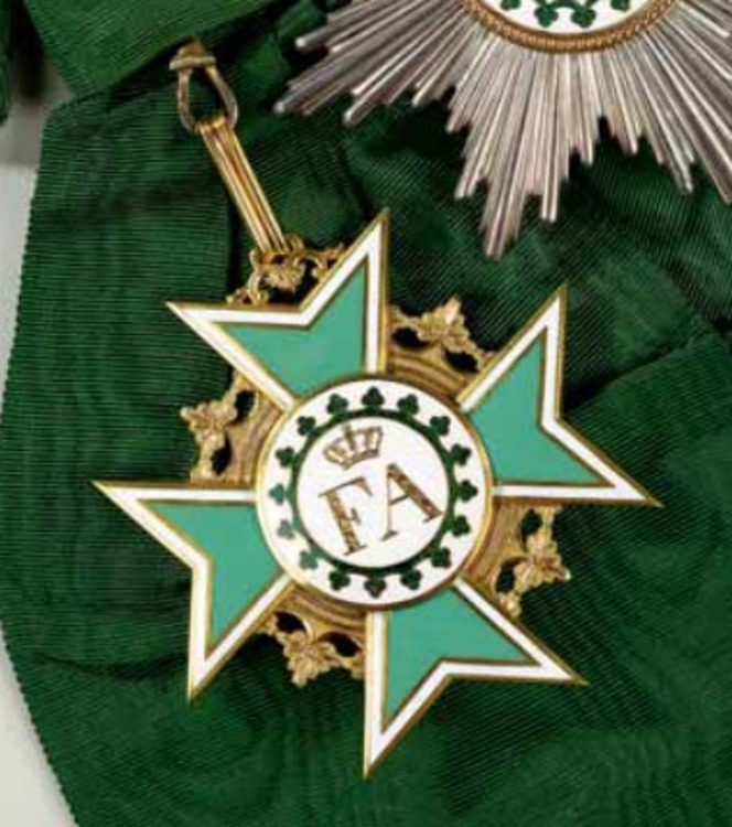 Order+of+the+rue+crown%2c+badge+on+sash+in+gold%2c+andreas+thies%2c+obv