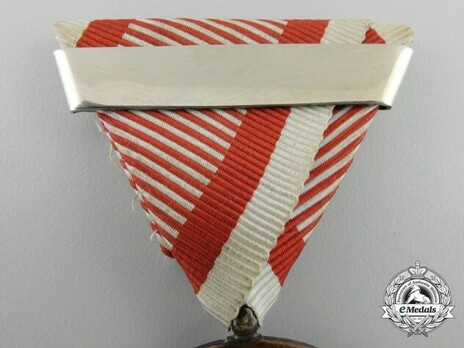 Type IX, I Class Gold Medal (with second award clasp) Ribbion