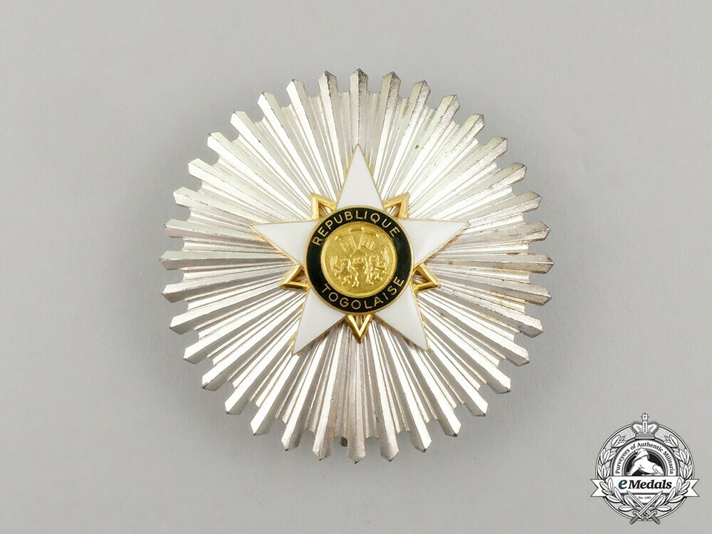 Order+of+mono%2c+grand+officer+breast+star+1