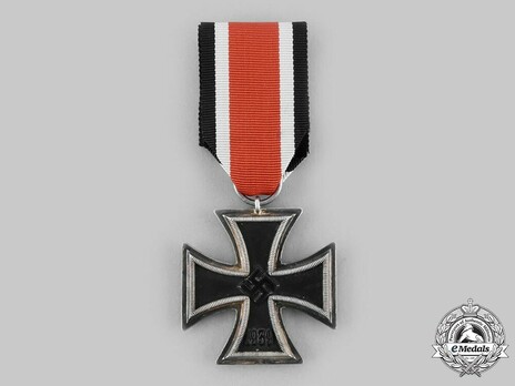 Iron Cross II Class, by F. Petzl, #120 ("120") Obverse