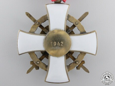 Order of the Holy Crown, Knight, Military Division (with War Decoration) Reverse