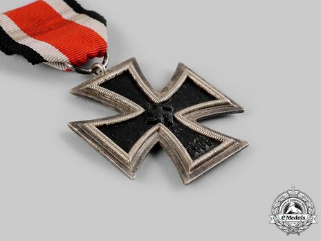Iron Cross II Class, by F. Zimmermann, #6, L24 (Type 1 frame, "6") Obverse