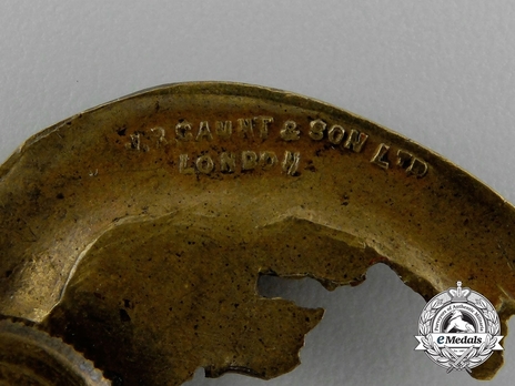 J R Gaunt & Sons LTD London marked on Polish Badge 