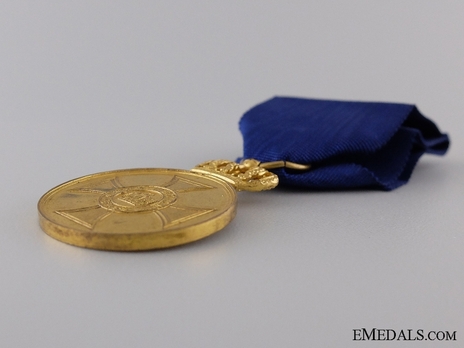  Gold Medal, Type II, in Bronze gilt (with solid crown 1916-1918)