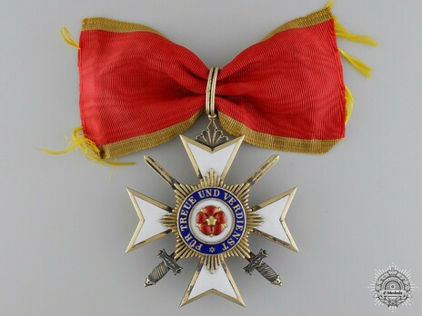 House Order of the Honour Cross, Type II, II Class Cross with Swords (in silver gilt) Obverse